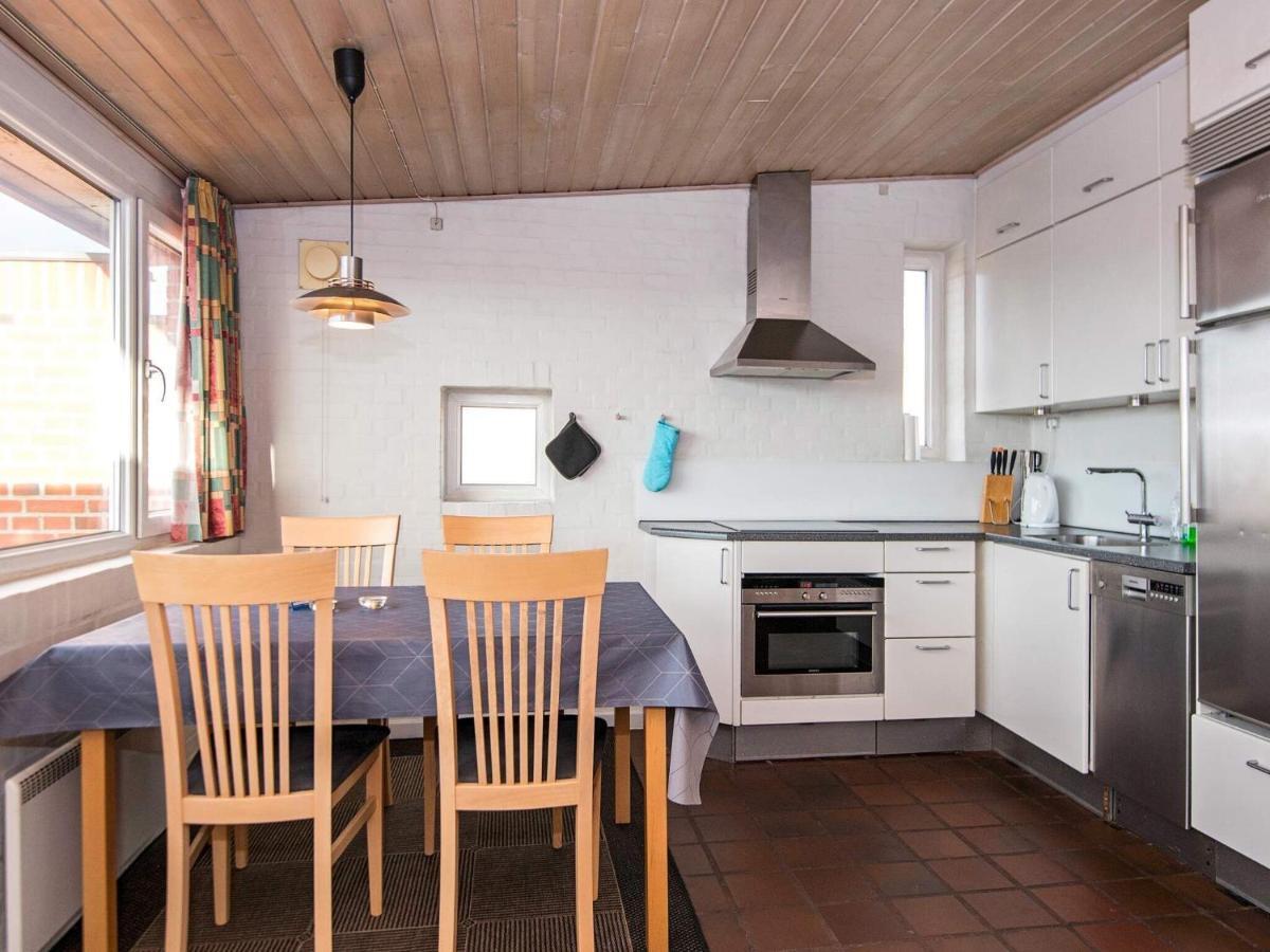 6 Person Holiday Home In Henne Henne Strand Bagian luar foto